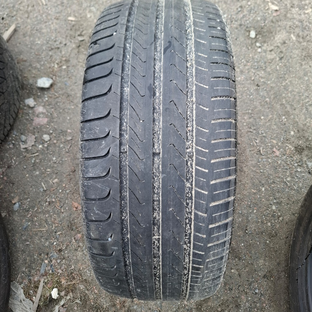 225/50ZR17 94W GT Radial Champiro FE1 Käytetty kesärengas 5mm DOT-17