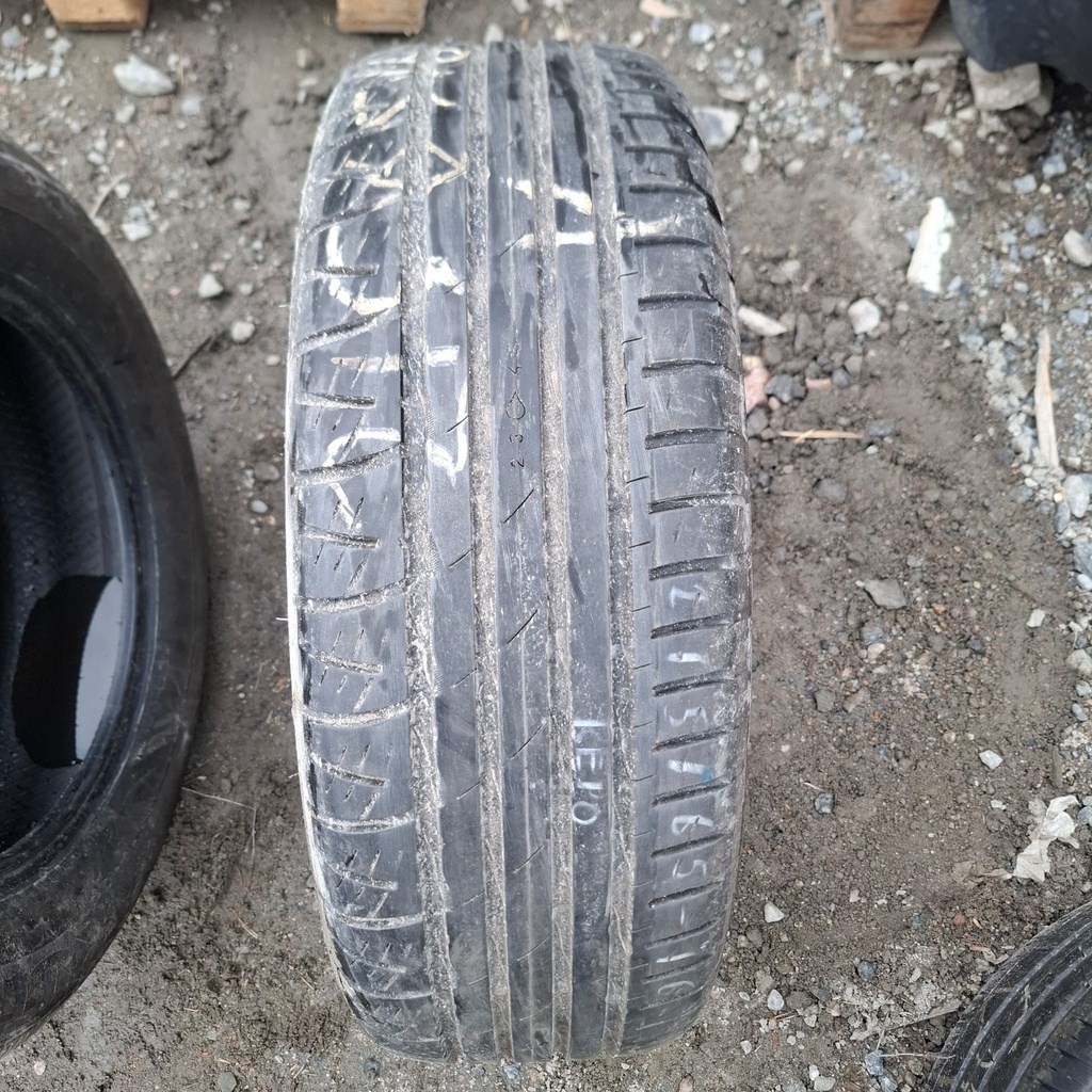 215/65R16 102V XL Nokian Hakka V Käytetty kesärengas 5,5mm DOT-11