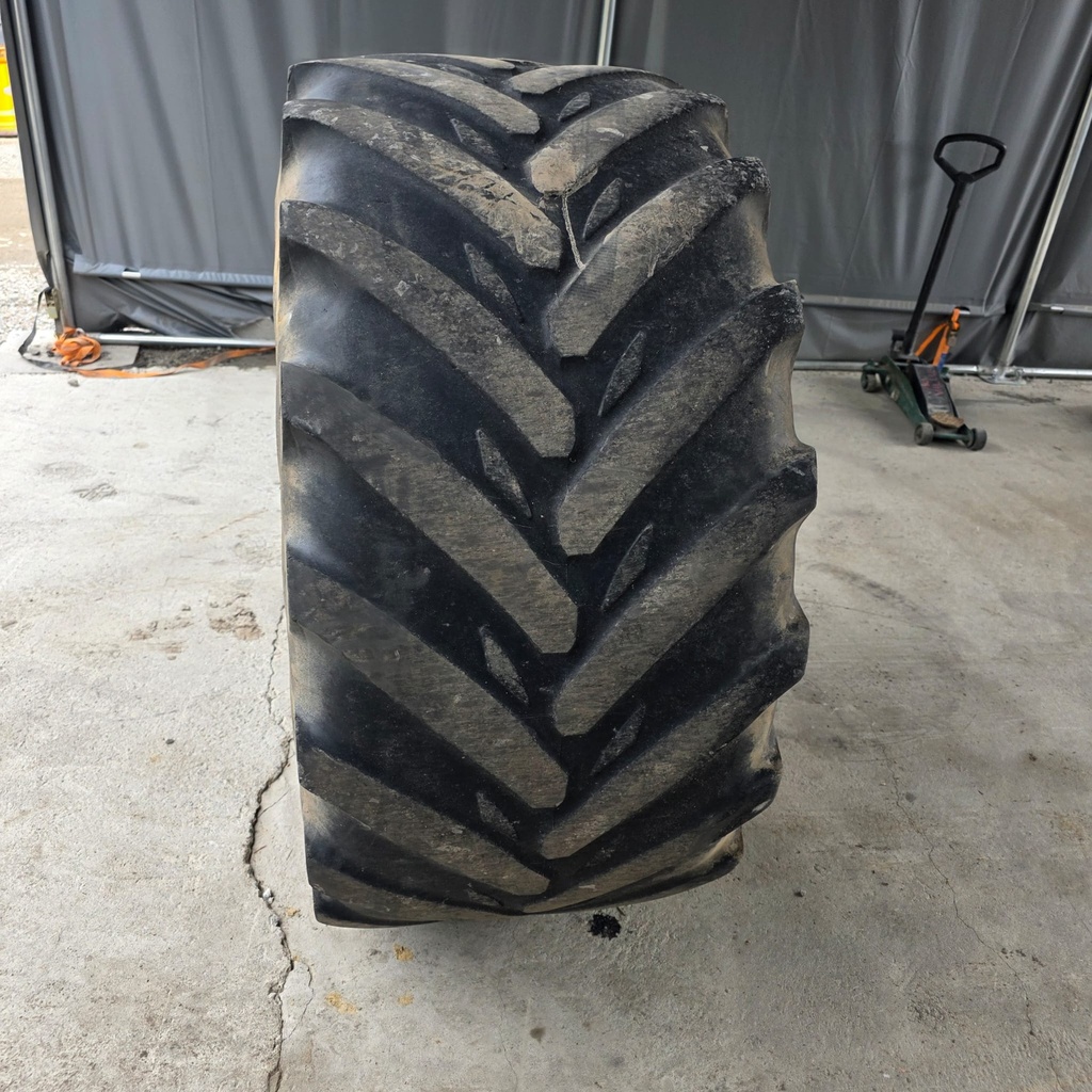 VF600/60R28 146D MICHELIN XEOBIB Käytetty rengas DOT-10 (Sileä, Kyljissä kuivumaa)