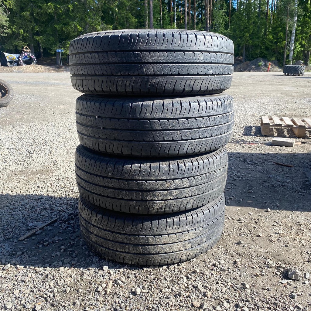 205/65R16C 107/105T Goodyear EfficientGrip Cargo2 Käytetty kesärengas 7-8mm DOT-22
