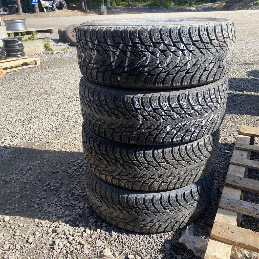 205/60R16 96R Nokian Hakkapeliitta R3 Käytetty kitkarengas 6-7mm DOT-21