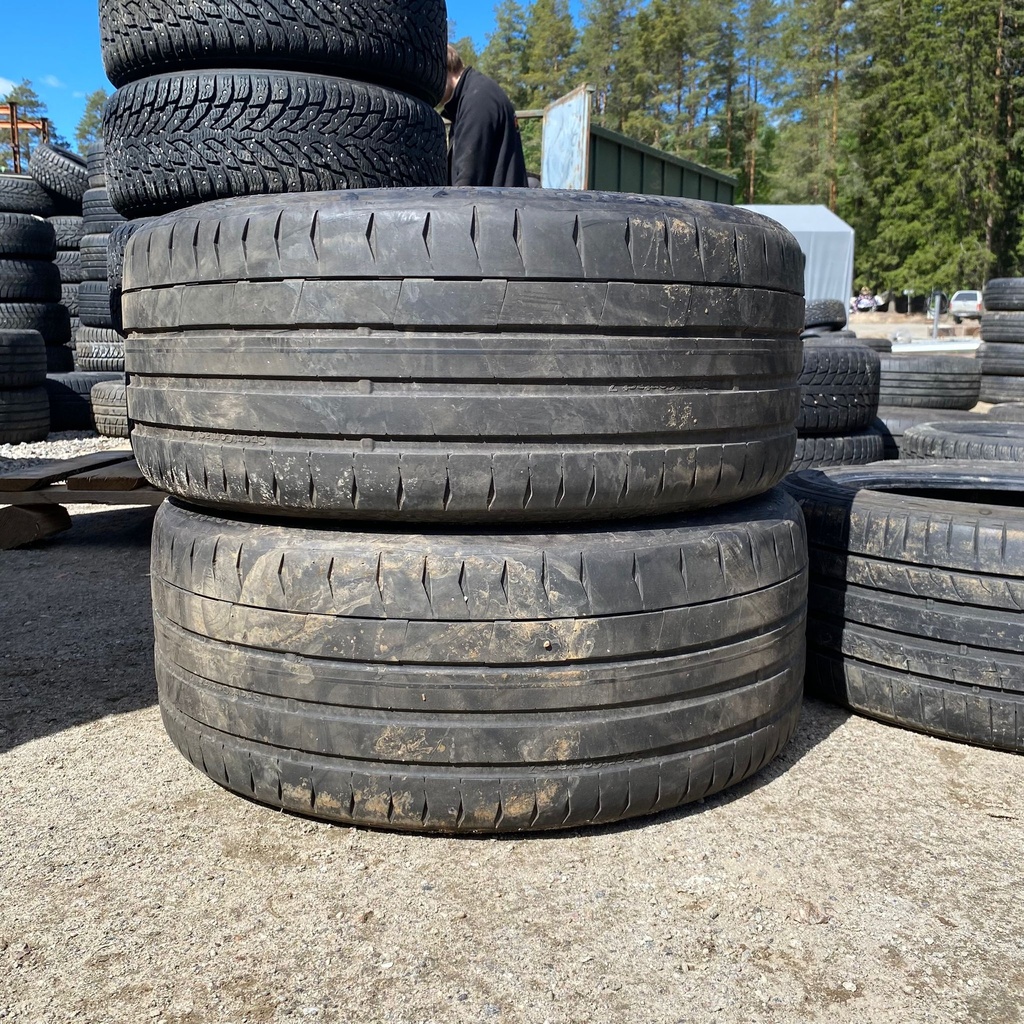 235/35ZR20 92Y XL Continental SportContact 7 Käytetty kesärengas 4,5mm DOT-25