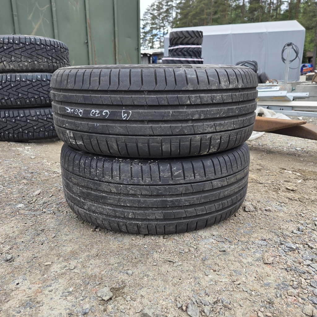 225/40R19 93Y Pirelli Pzero Käytetty kesärengas 6mm DOT-18