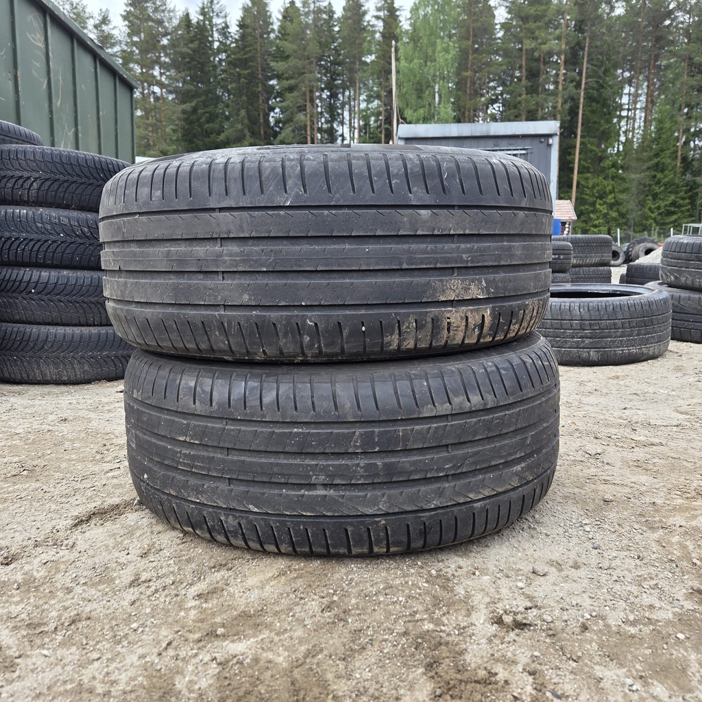 235/45R18 94W Pirelli Cinturato P7 Käytetty kesärengas 3,5-5mm DOT-20
