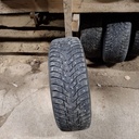 215/65R16 102T XL Nokian Hakkapeliitta 8 SUV Käytetty nastarengas 6mm DOT-15