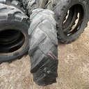 9.5-24 10PR GoodYear Sure Grip Tractor Käytetty rengas  5mm (Vanha, Halkeilua, kulunut epätasaisesti) EI TAKUUTA
