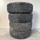 215/65R16C 109/107R Hankook Winter I*Pike LV RW15 Käytetty nastarengas 7,5-9mm DOT-21