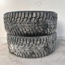 225/45R17 94T Kumho WinterCraft Ice WI32 Käytetty nastarengas 7-8mm DOT-25