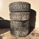 225/50R17 98T Kumho WinterCraft Ice WI32 Käytetty nastarengas 8-9mm DOT-25
