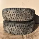 215/65R16C 109/107R Hankook Winter I*Pike LV RW15 Käytetty nastarengas 7,5-8mm DOT-23 (muutama nasta irronnut toisesta renkaasta)